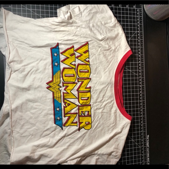 H&M Tops Hm Xs Dc Wonder Woman Crop Top Short Sleeve Poshmark